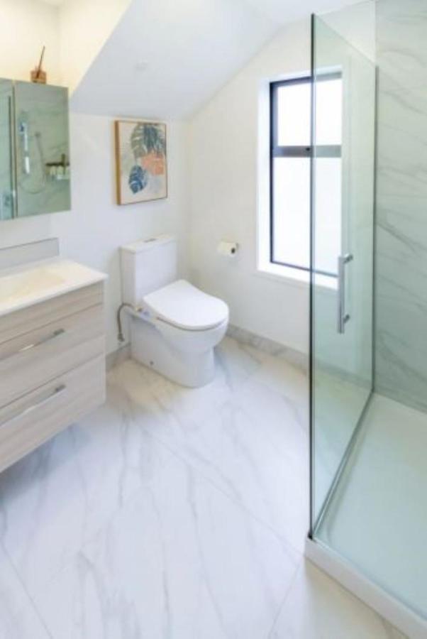 Serenity In The Centre: 2 Bed 2 Bath Крайстчърч Екстериор снимка