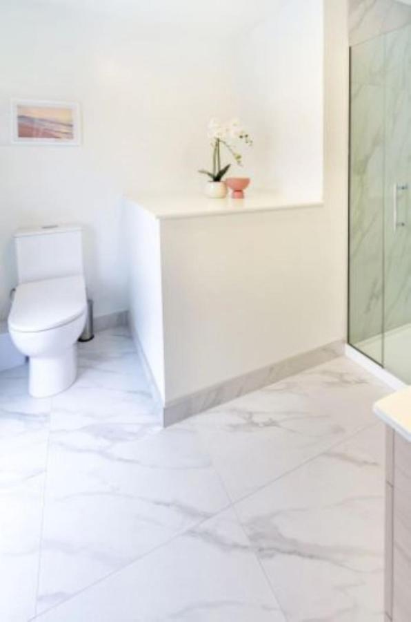Serenity In The Centre: 2 Bed 2 Bath Крайстчърч Екстериор снимка