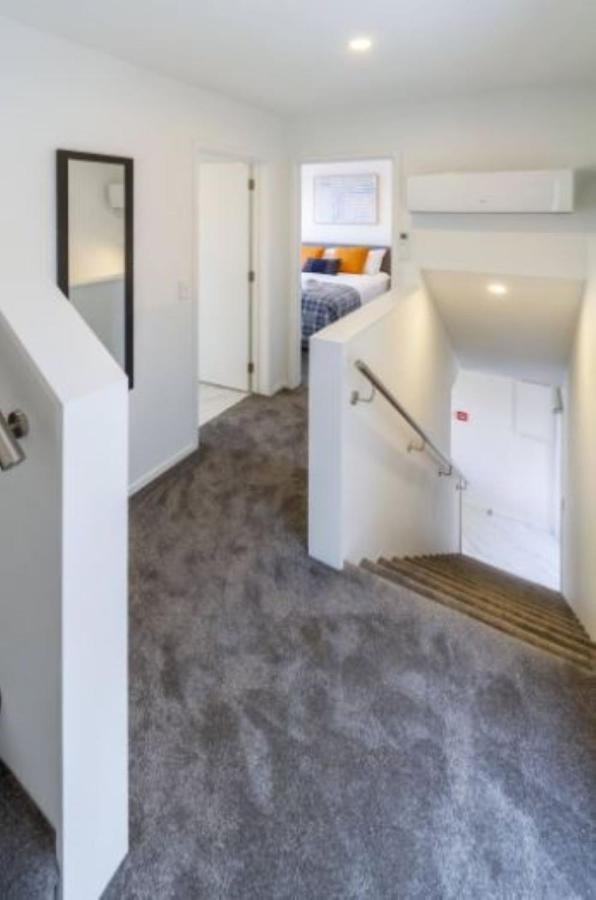 Serenity In The Centre: 2 Bed 2 Bath Крайстчърч Екстериор снимка
